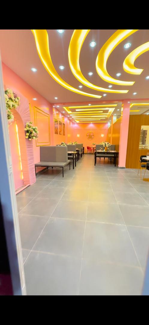 Salle du restaurant Les Délices de Coura National